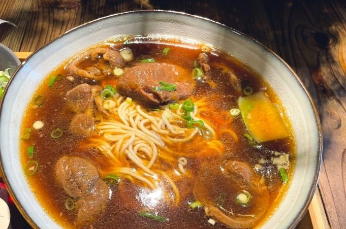 八里牛肉麵 八里牛肉麵